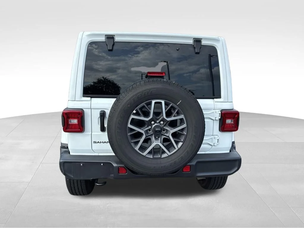 Used 2026 White Jeep Sahara image 4