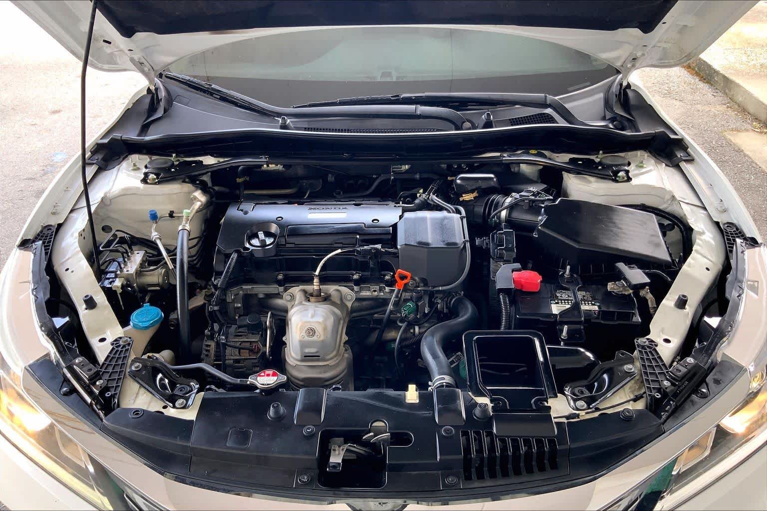 Used 2016 WHITE Honda EX-L image 30