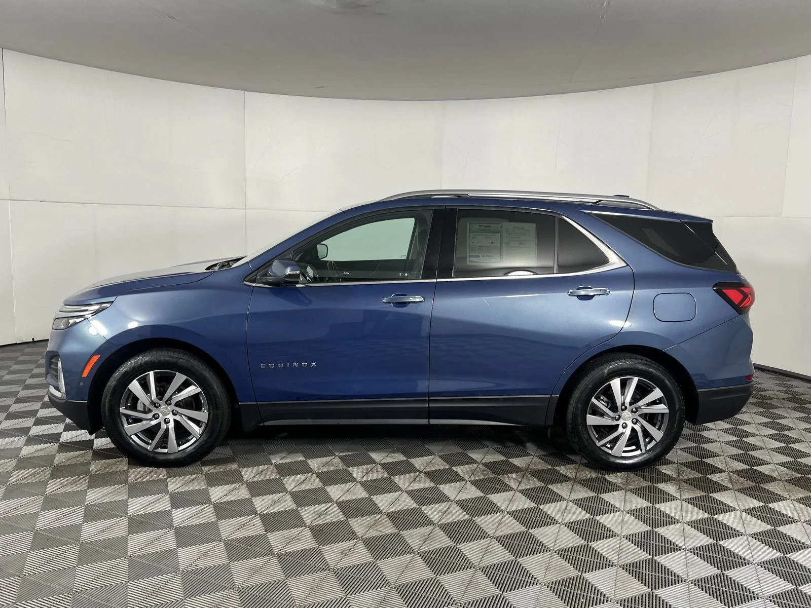 Used 2024 Lakeshore Blue Chevrolet Premier image 17