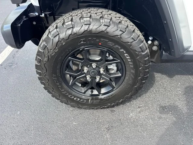 New 2026 Bright White Clear-Coat Exterior Paint Jeep Willys image 15