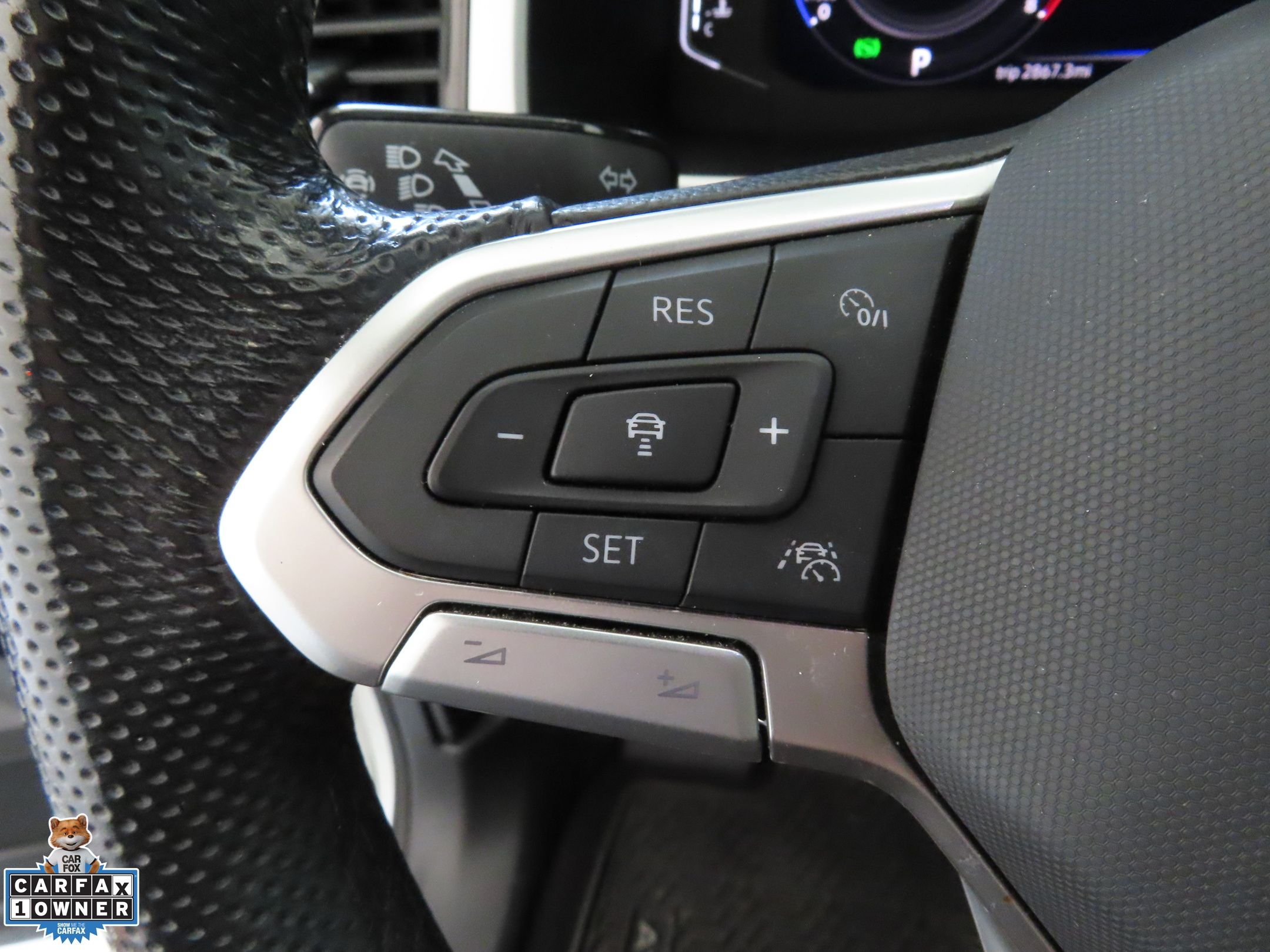 Used 2022 White Volkswagen 3.6L V6 SEL Premium R-Line image 14
