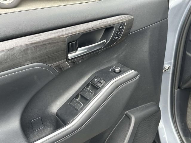 Used 2024  Toyota Limited image 28