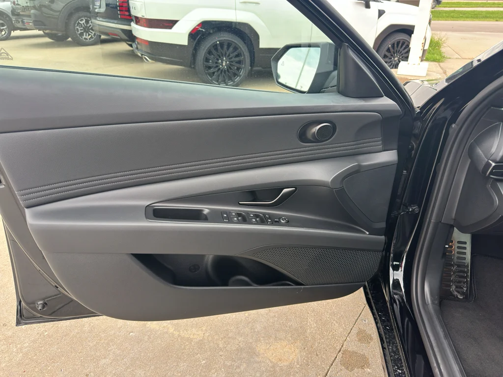 New 2026 Abyss Black Hyundai SEL Sport Premium image 10