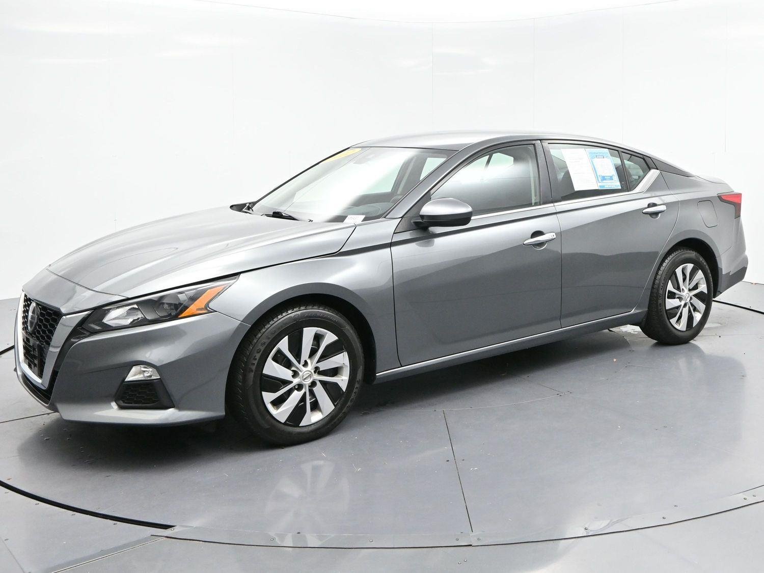 Used 2022 Gun Metallic Nissan 2.5 S image 3