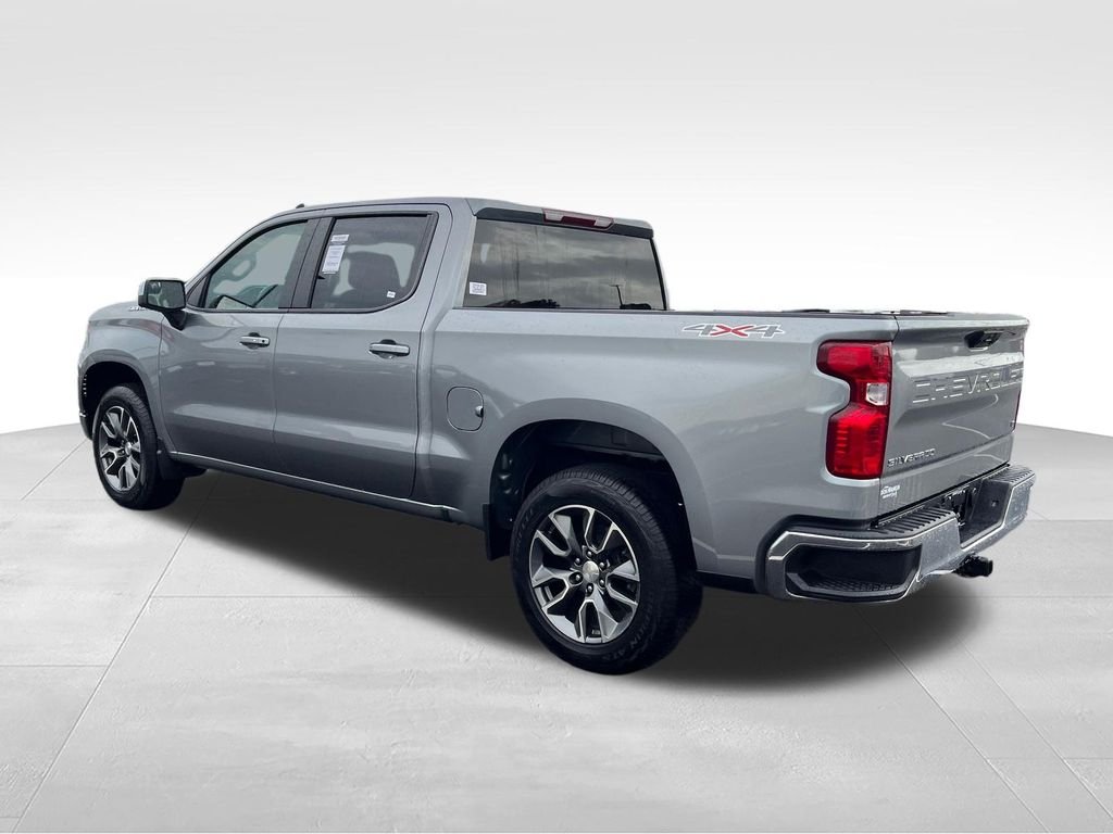 Used 2023 Gray Chevrolet LT image 3