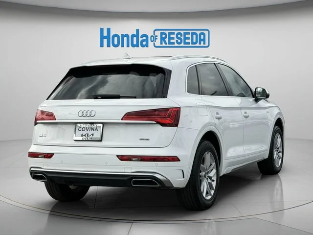 Used 2023 GLACIER WHITE METALLIC Audi S line Premium image 5