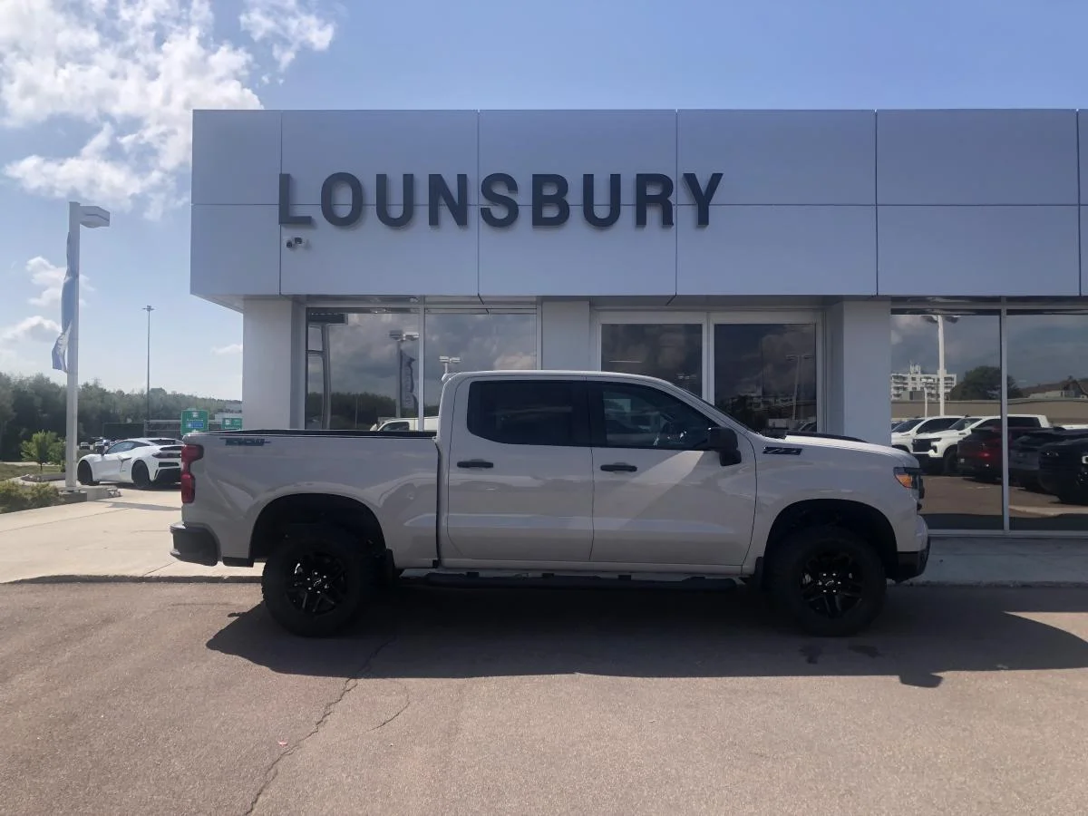 New 2026 White Chevrolet 4wd Crew Cab 147 image 2