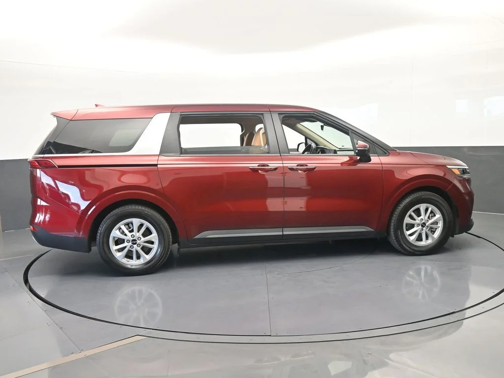 Used 2024 Flare Red Kia LX image 6