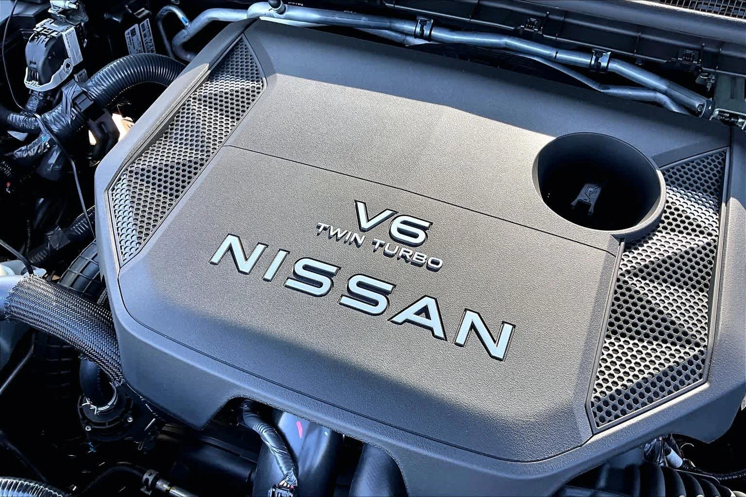 New 2026 Alpine Metallic / Super Black Two-tone Nissan PRO-4X image 20