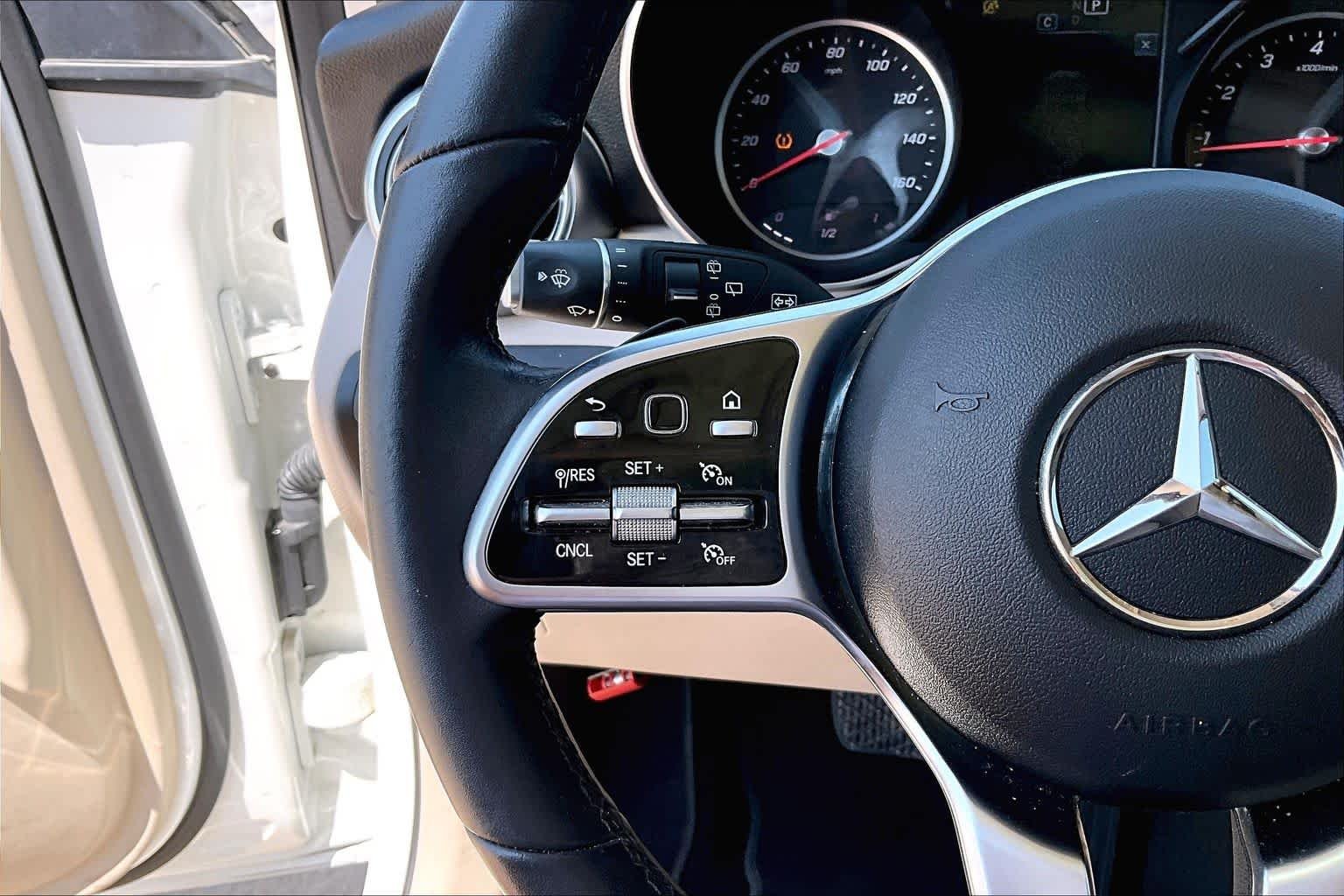 Used 2022 Polar White Mercedes-Benz GLC 300 image 22