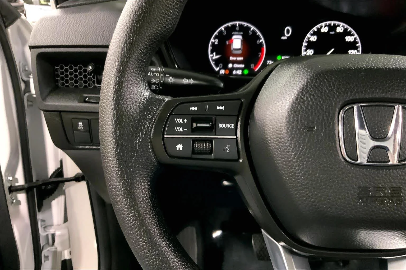 Used 2025 Platinum White Pearl Honda EX image 24