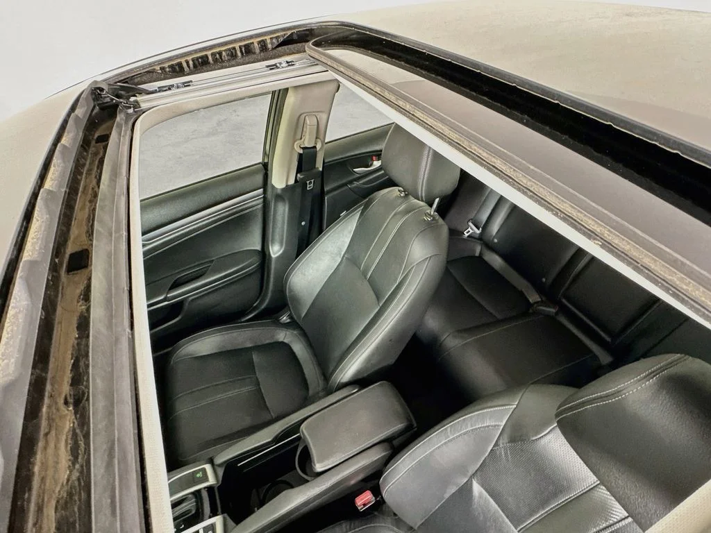 Used 2018 Black Honda Touring image 25