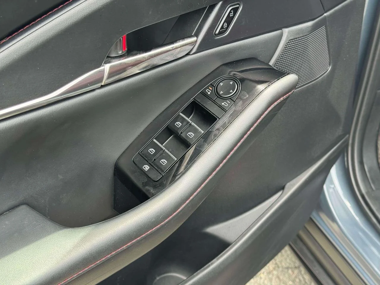 Used 2024 Polymetal Gray Metallic Mazda 2.5 S Carbon Edition image 21