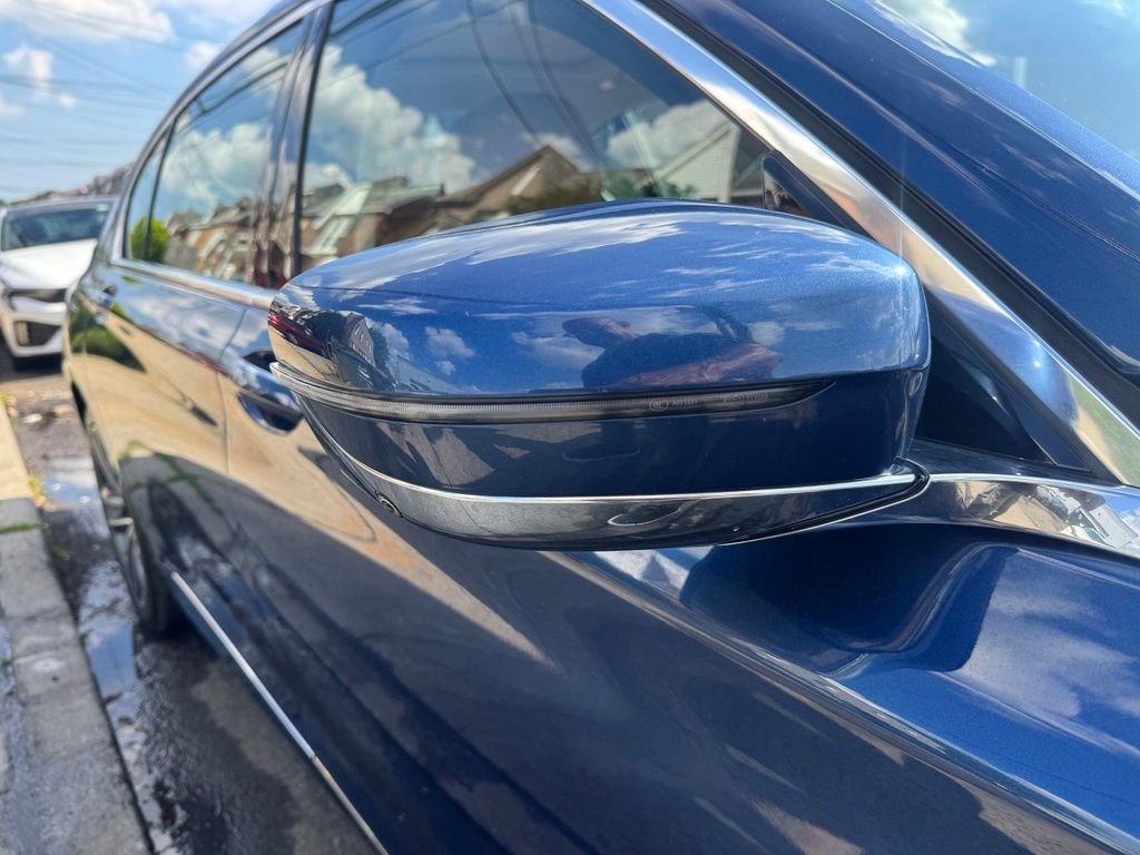 Used 2022 Blue BMW 750i xDrive image 11