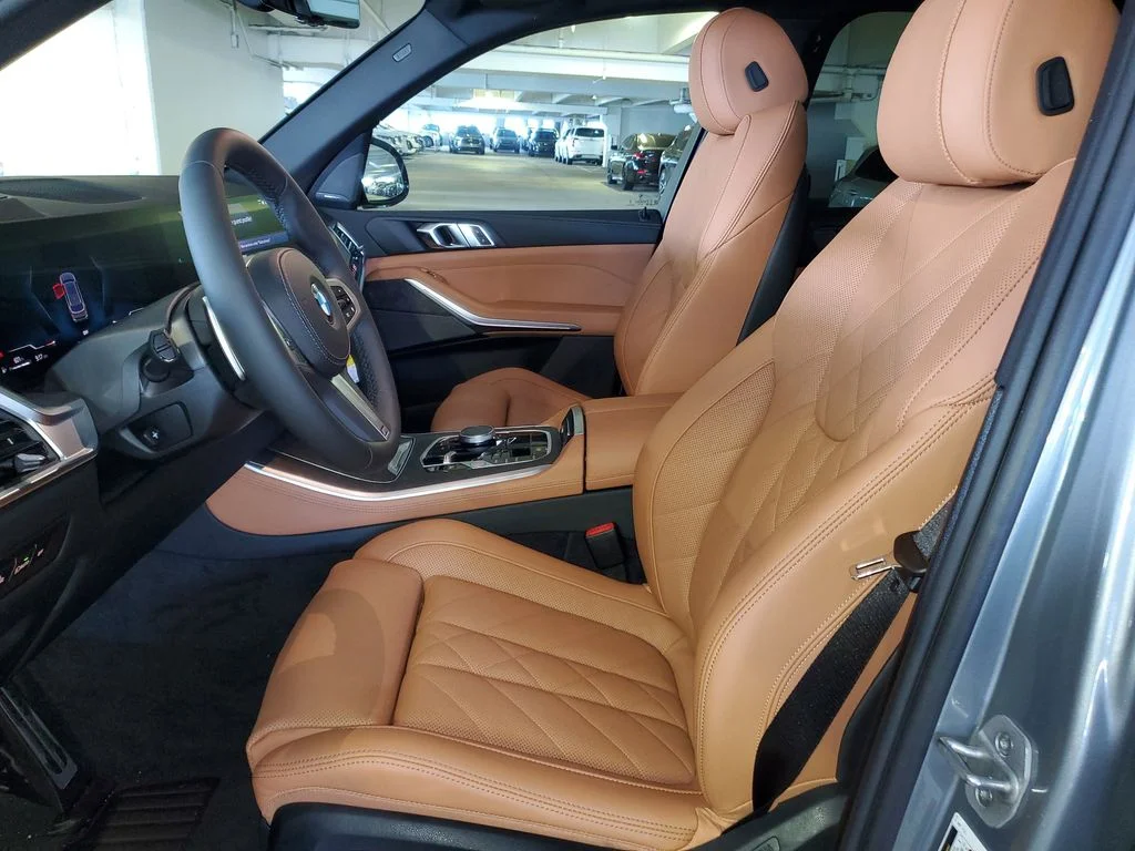 Used 2026 Gray BMW sDrive40i image 16