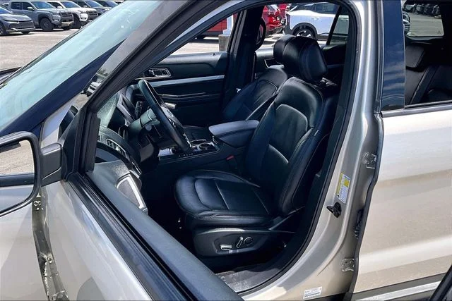 Used 2017 Gold Ford XLT image 18