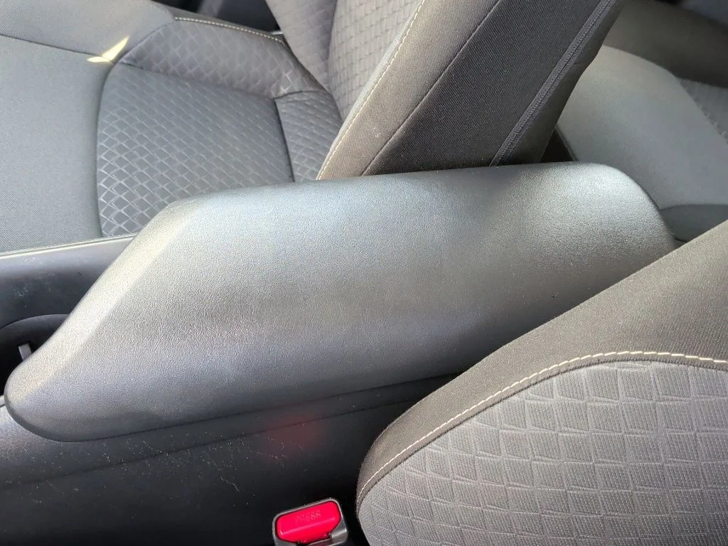 Used 2020 White Toyota LE image 28