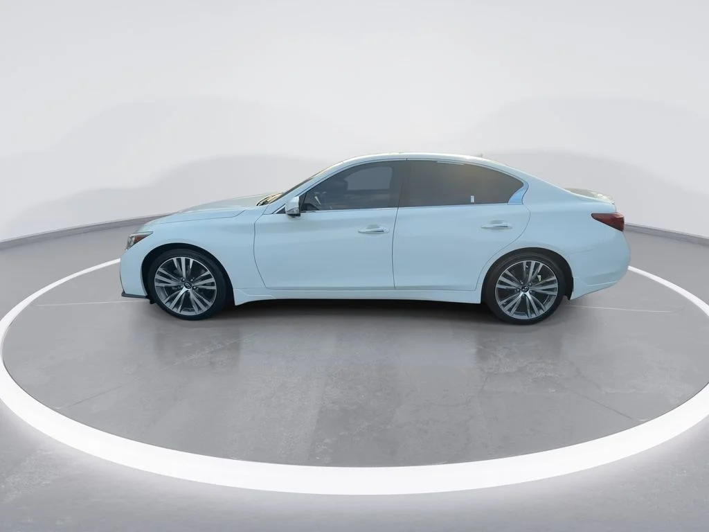 Used 2022 White INFINITI SENSORY image 5