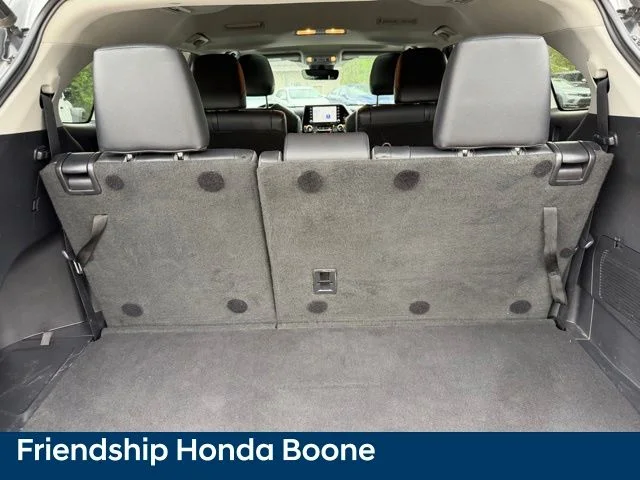 Used 2020 Silver Toyota XLE image 43