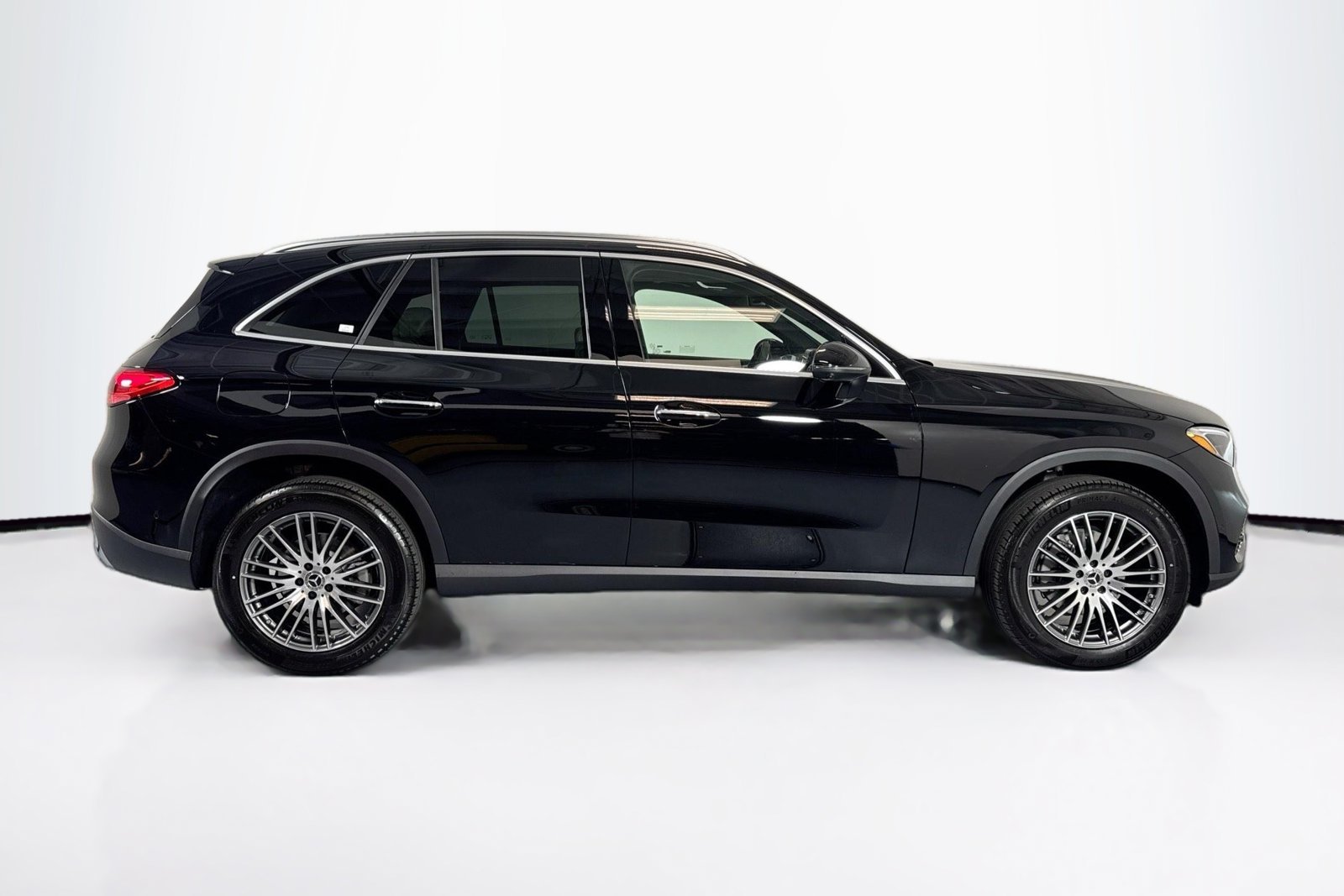New 2026 Black Mercedes-Benz GLC 300 image 27