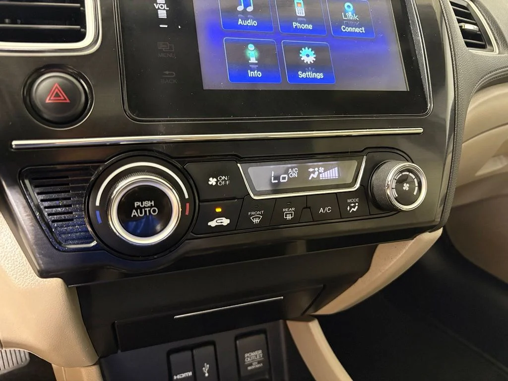 Used 2015  Honda EX image 29