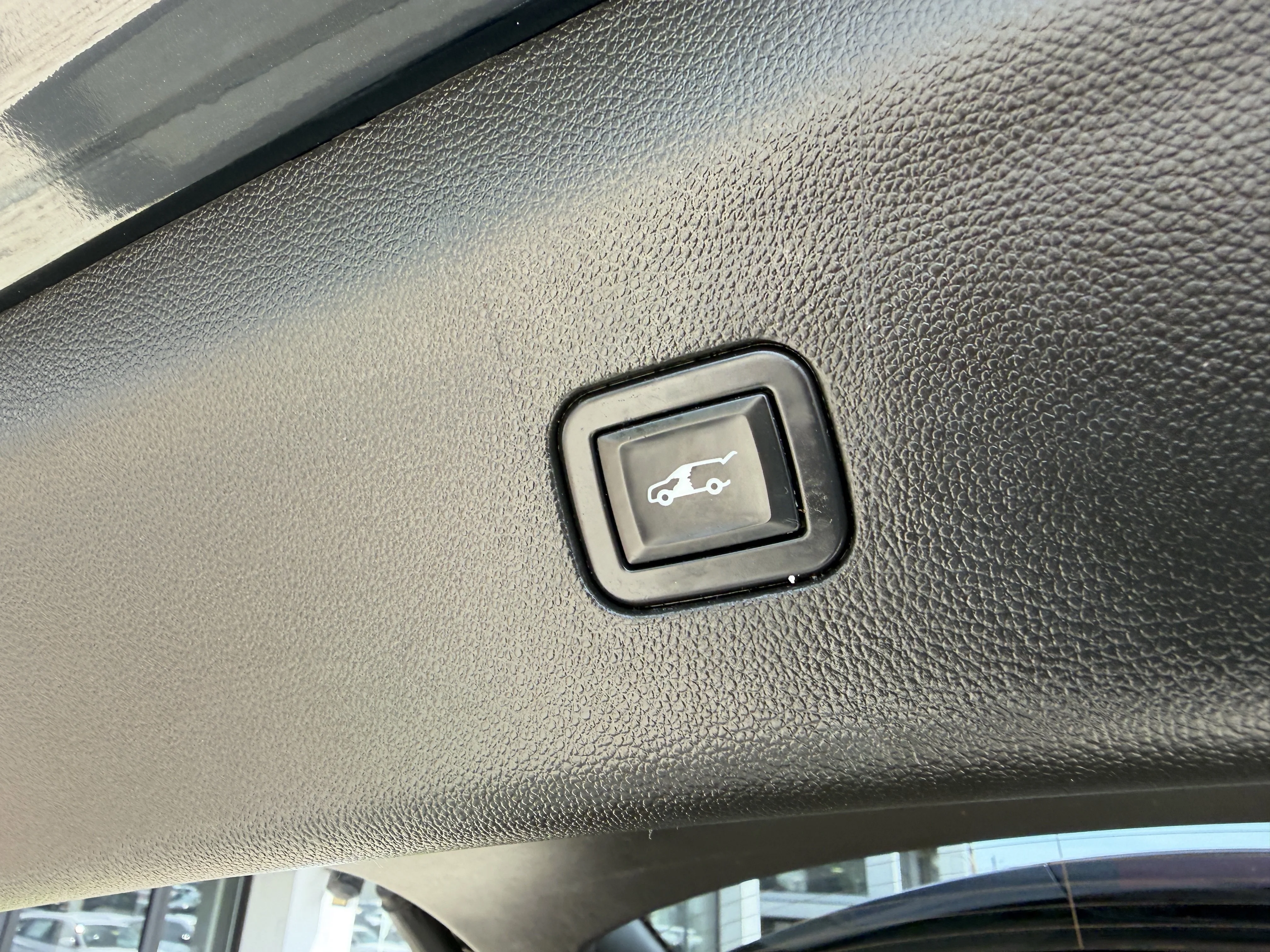 Used 2021 Ebony Twilight Metallic Buick Avenir image 13
