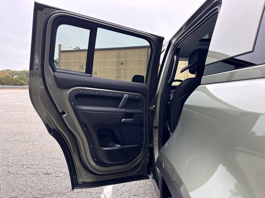 Used 2025 Green Land Rover S image 15