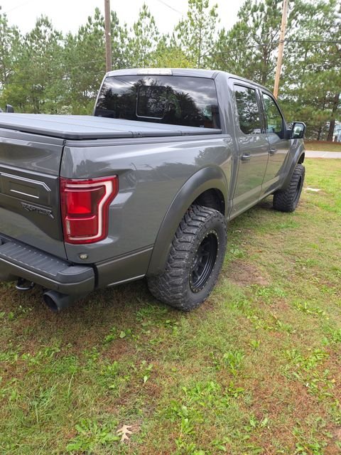 Used 2018  Ford Raptor image 2