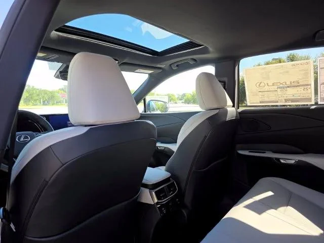 New 2026 Iridium Lexus PREMIUM image 25