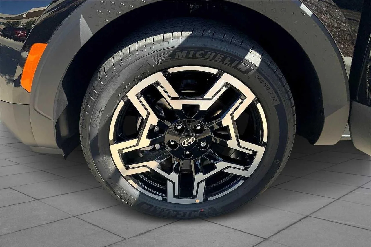2026 Hyundai Santa Cruz Limited - Photo 11