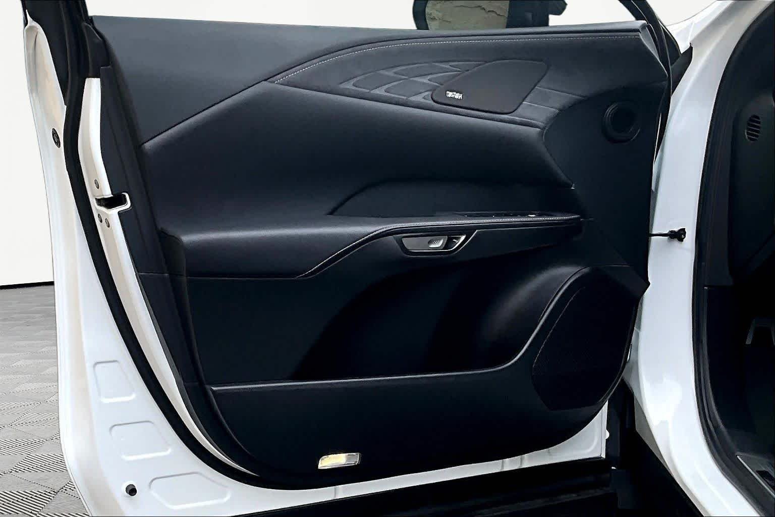 Used 2024 Ultra White Lexus F SPORT Handling image 22