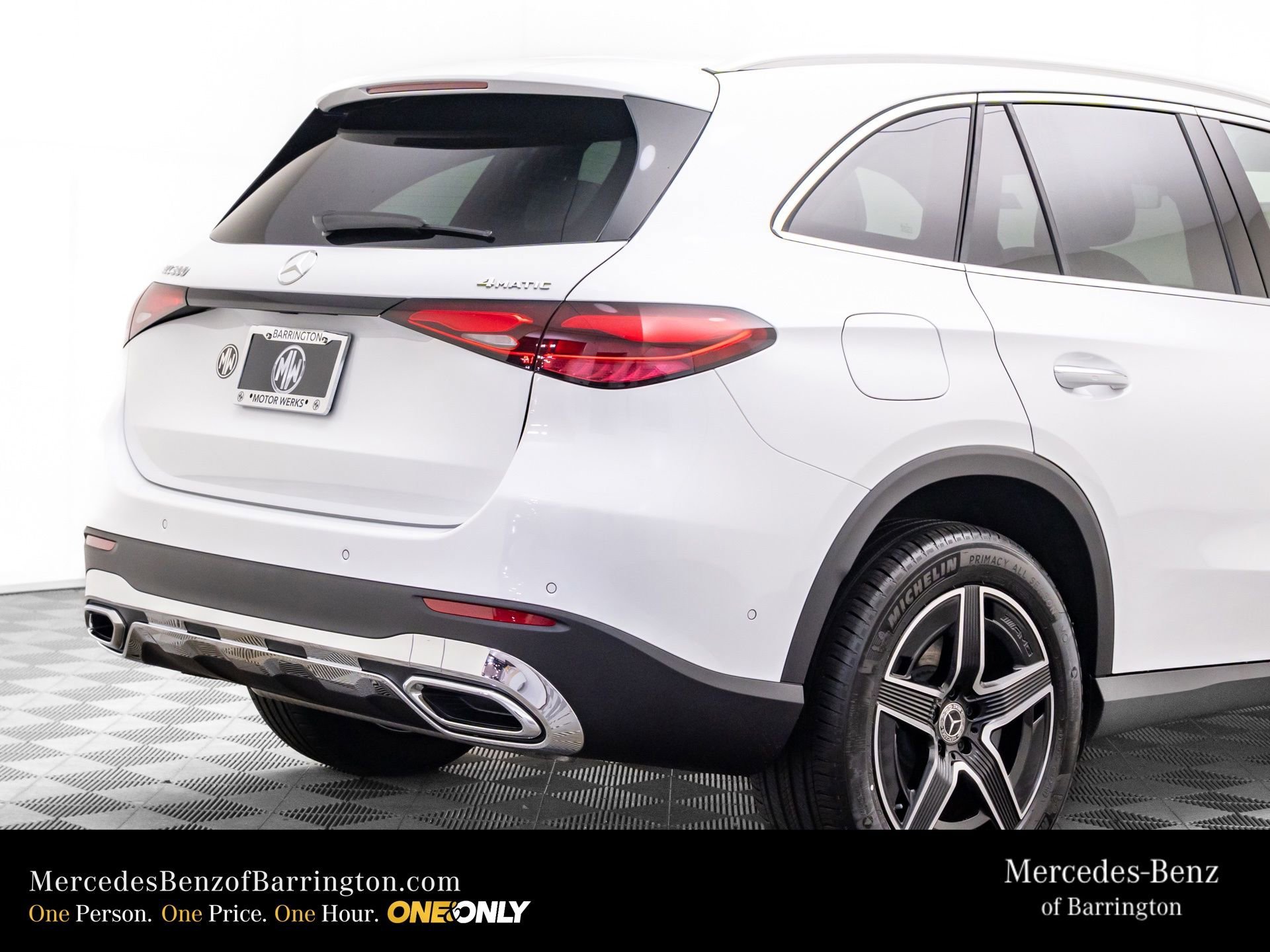 New 2026 MANUFAKTUR Moonlight White Metallic Mercedes-Benz GLC 300 image 73