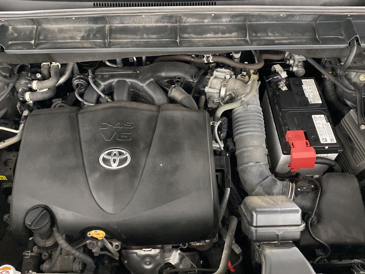 Used 2021 Magnetic Gray Metallic Toyota XLE image 22