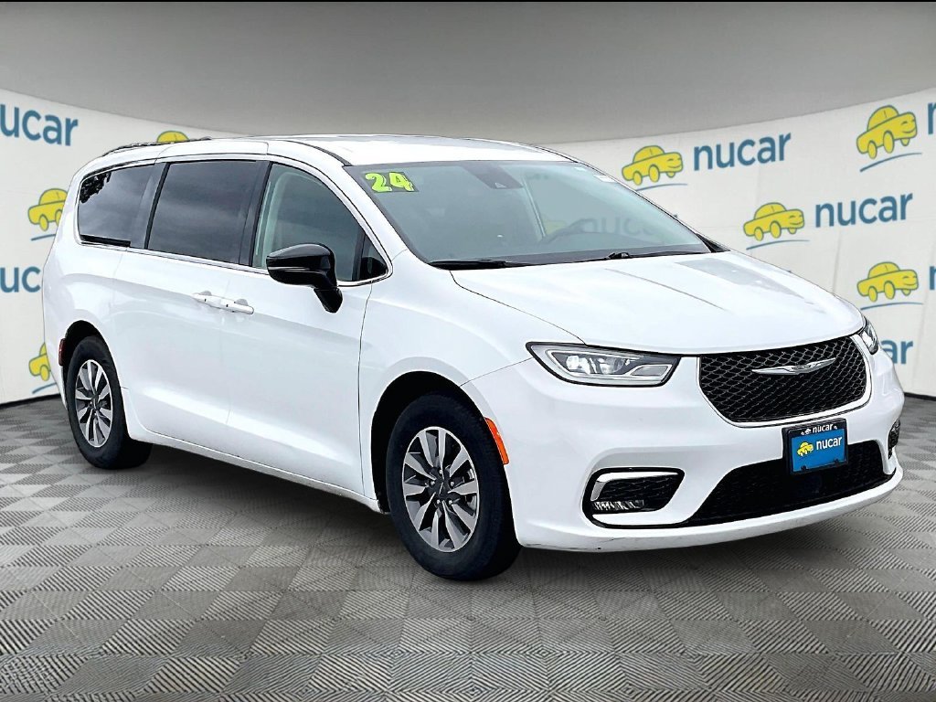 2024 Chrysler Pacifica PHEV