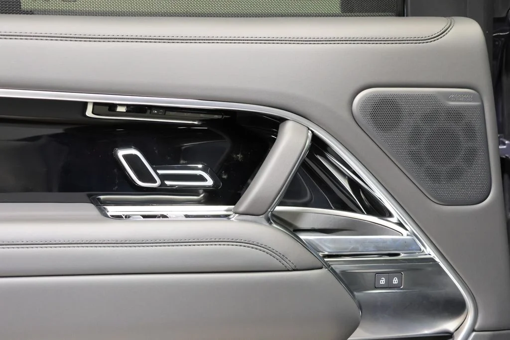 2026 Land Rover Range Rover SE - Photo 32