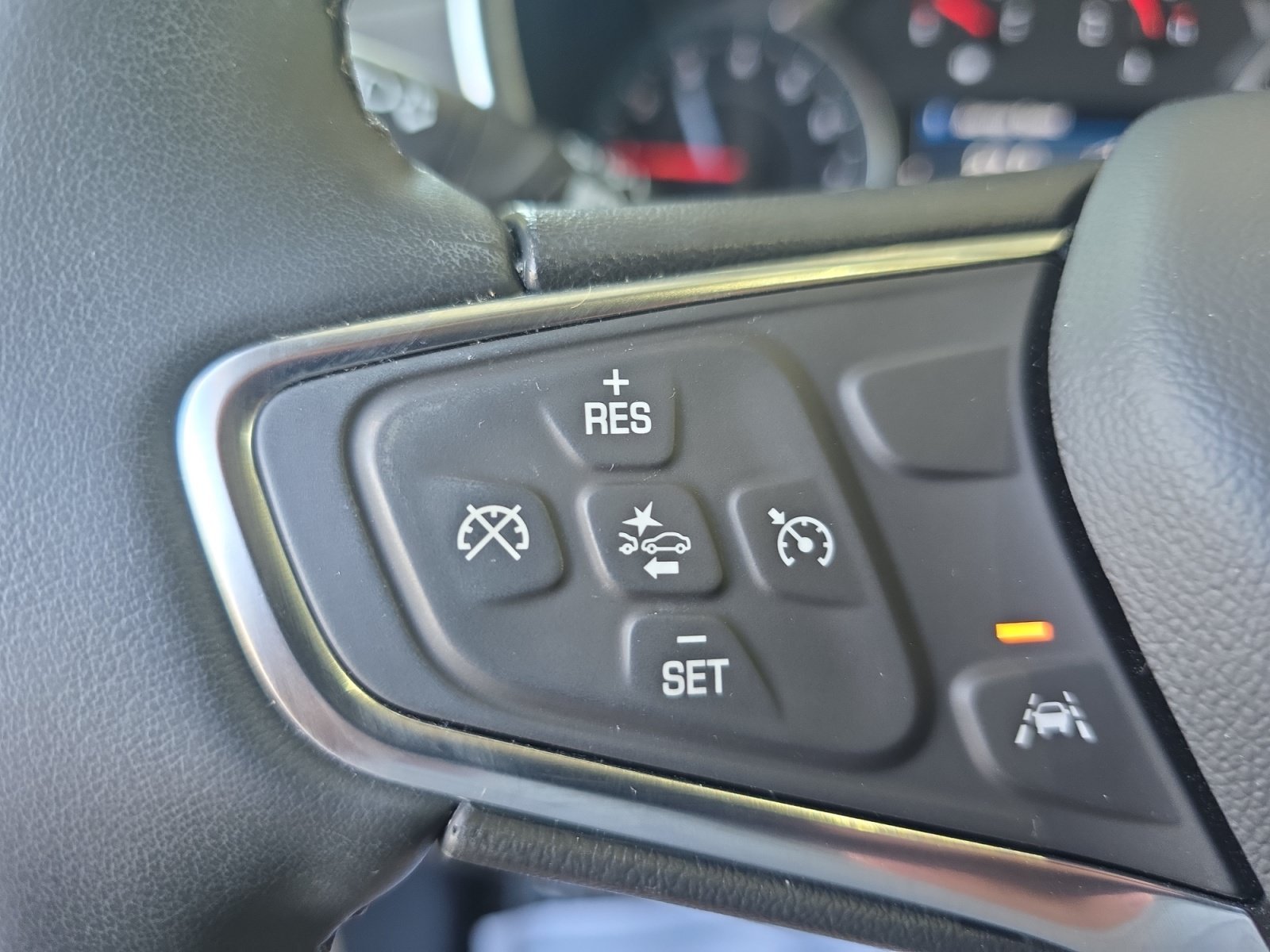Used 2024 Summit White Chevrolet LT image 25