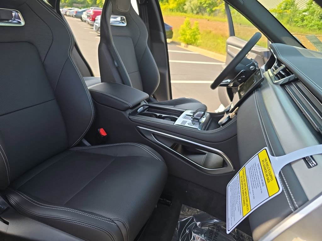 2026 Jaguar F-Pace R-Dynamic S - Photo 18