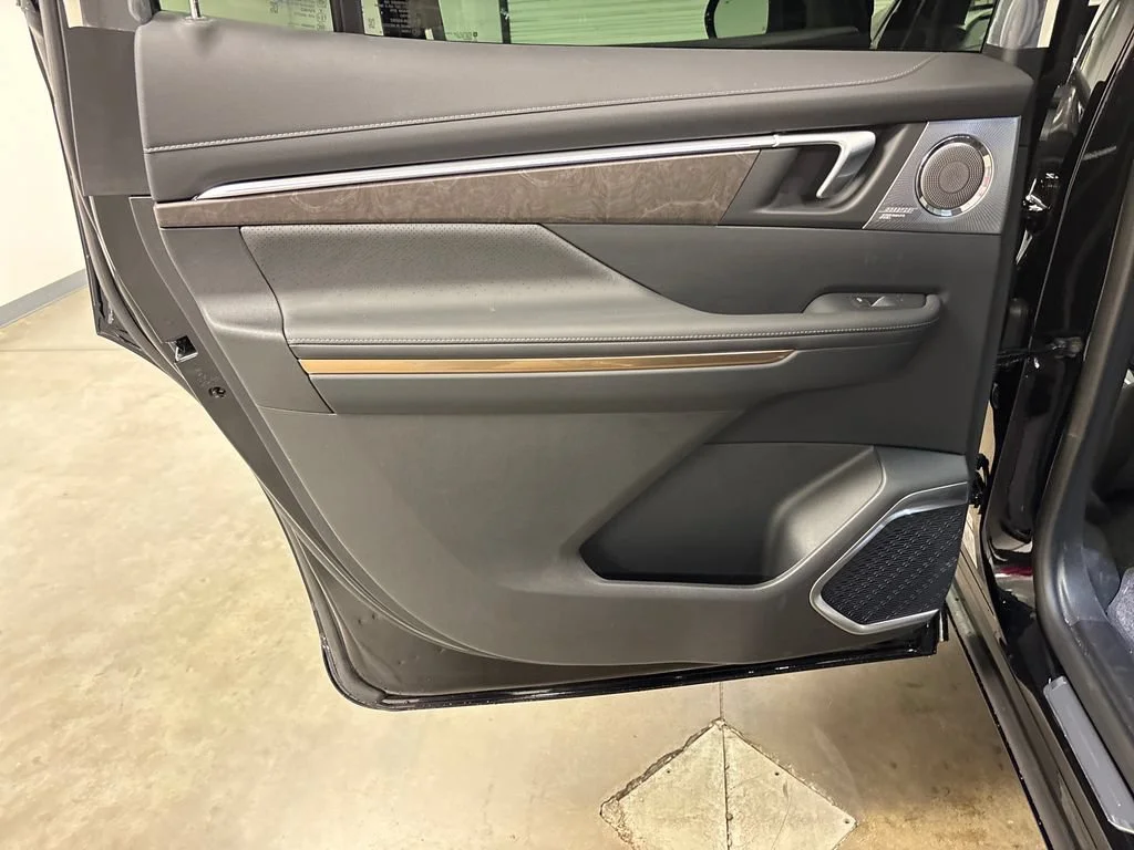 New 2026 Ebony Twilight Metallic Buick Avenir image 26