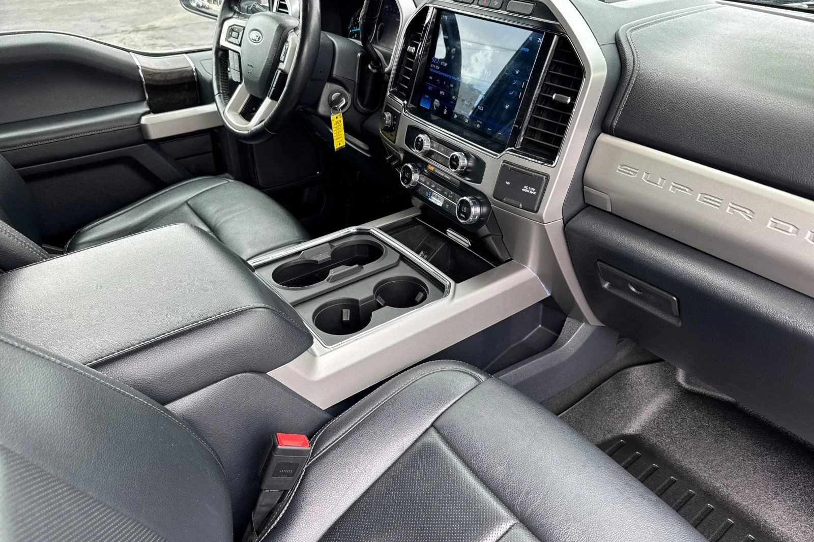Used 2022 Gray Metallic Ford Lariat image 10