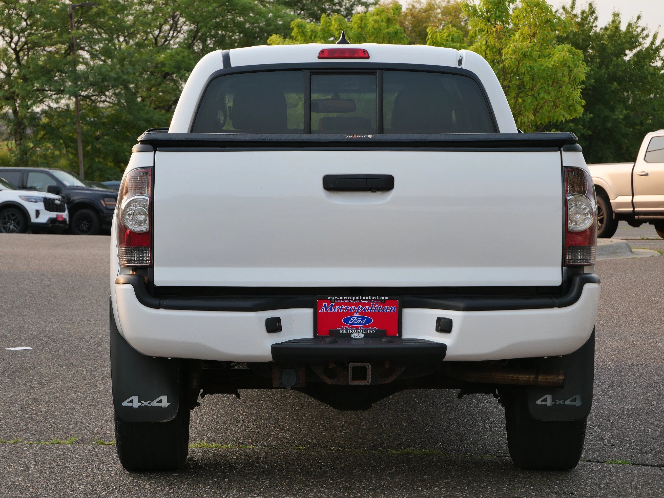 Used 2012 Super White Toyota 4WD Double Cab LB V6 AT image 5
