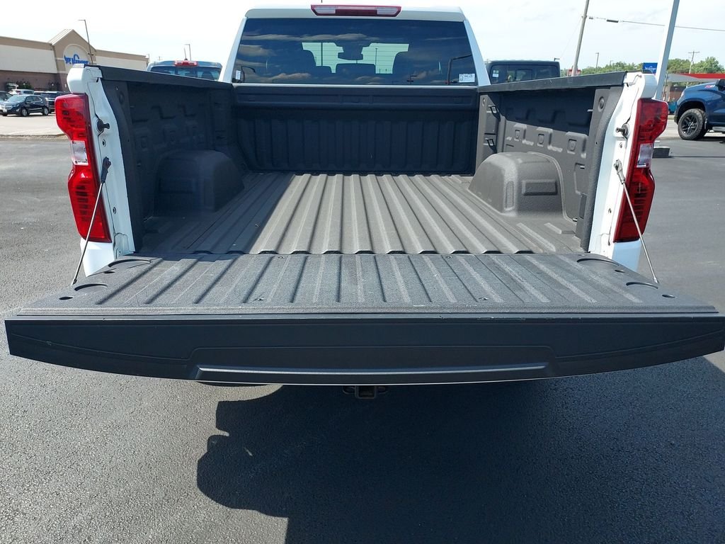 Used 2023 White Chevrolet WT image 28