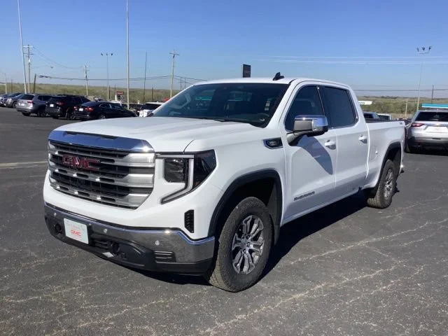 New 2026 Summit White GMC SLE image 3