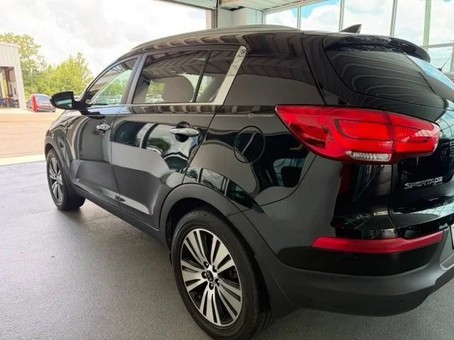 Used 2016 Black Cherry Kia EX image 9