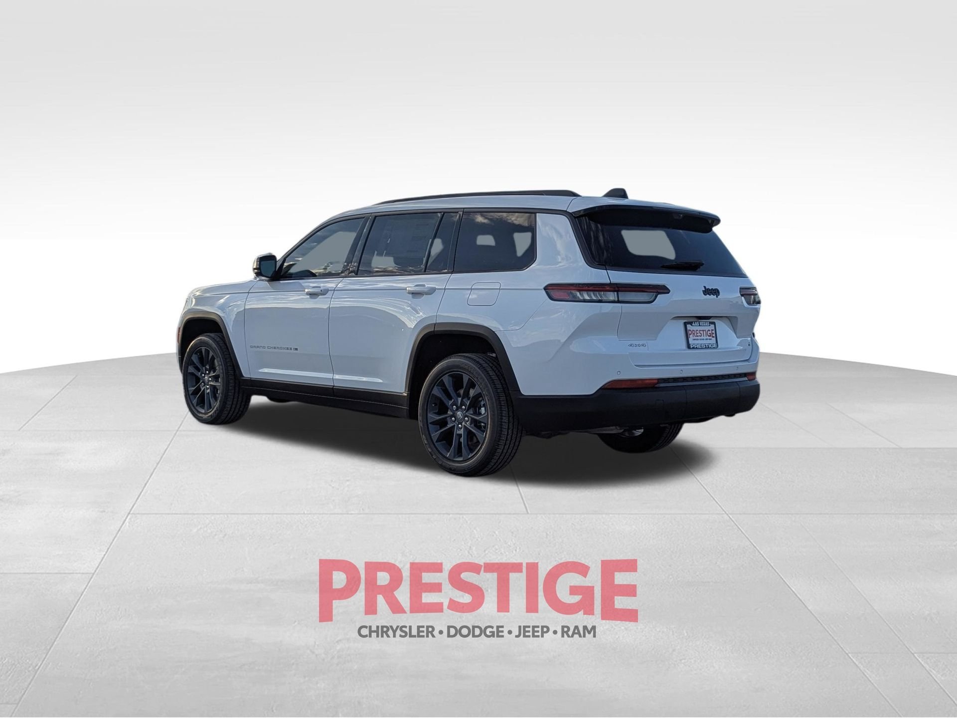 New 2026 Bright White Clear-Coat Exterior Paint Jeep Limited image 9