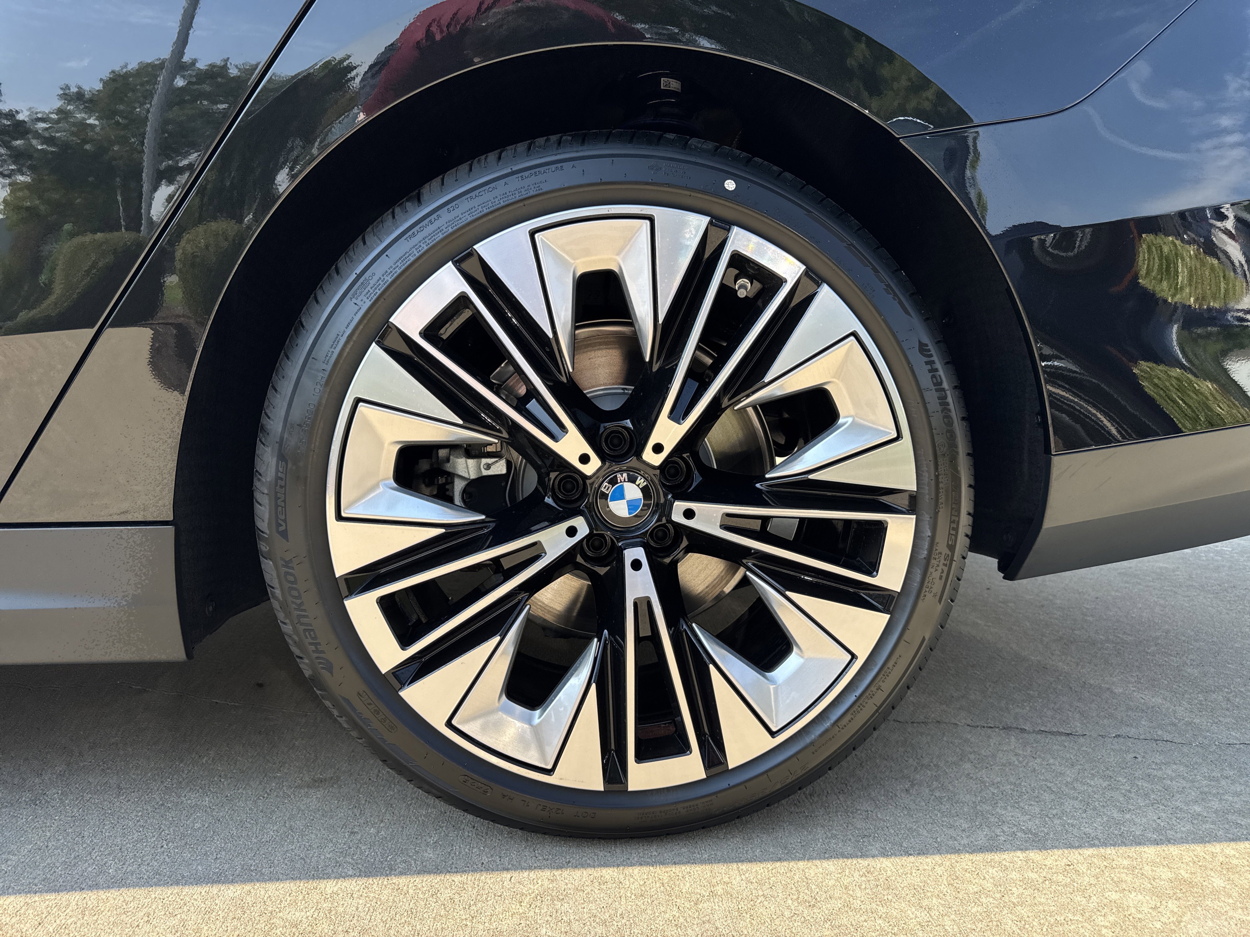 2026 BMW 5 Series 530i - Photo 25