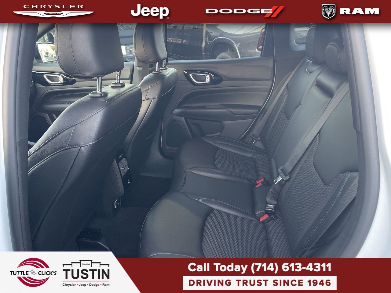 New 2026 Bright White Clearcoat Jeep Latitude image 18