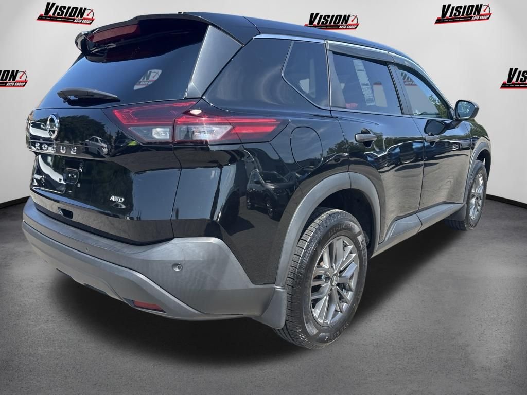 Used 2021 Black Nissan S image 5