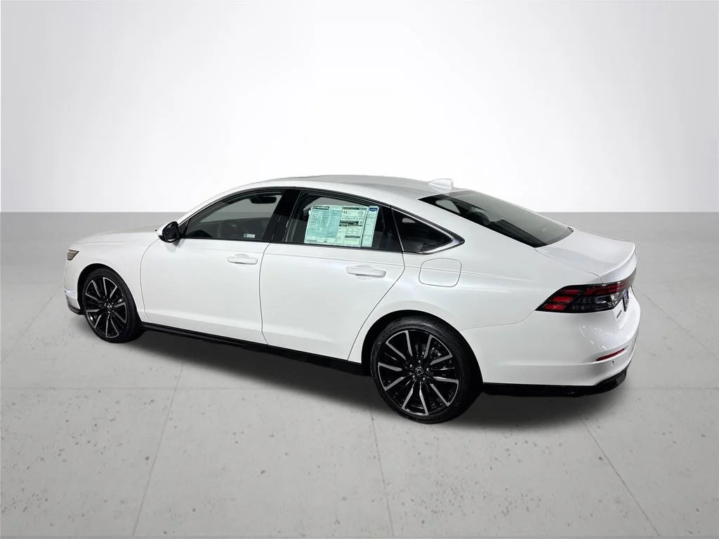 New 2026 Platinum White Pearl Honda Touring image 8