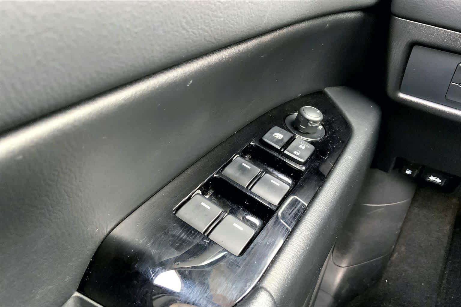 Used 2025 Jet Black Mica Mazda 2.5 S Select Package image 33