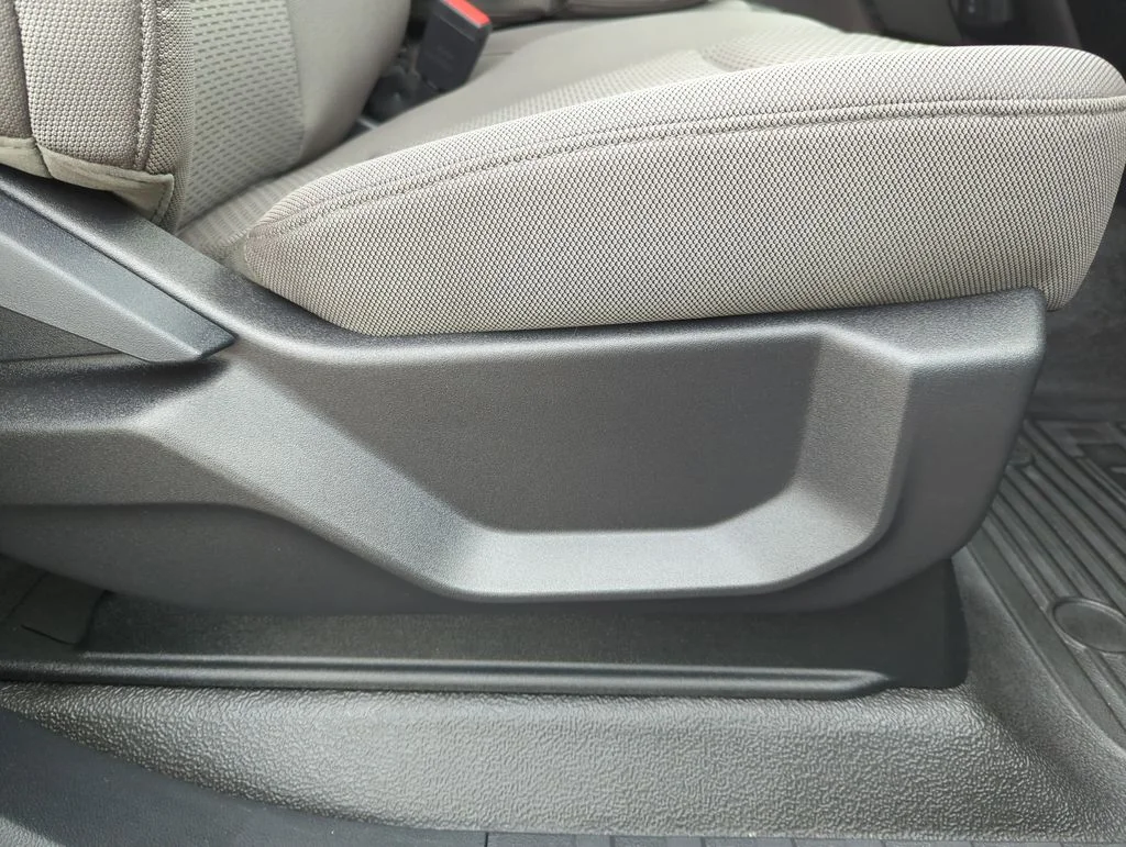 Used 2022 Silver Ford XLT image 30